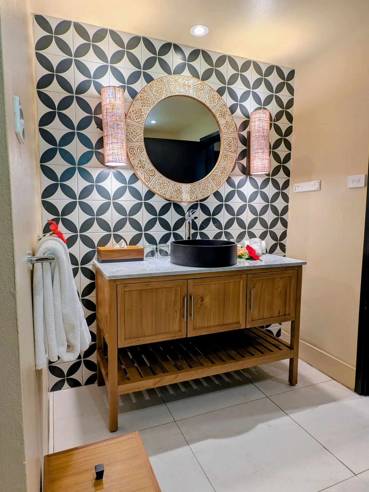 matamanoa island resort fiji beachfront bure bathroom