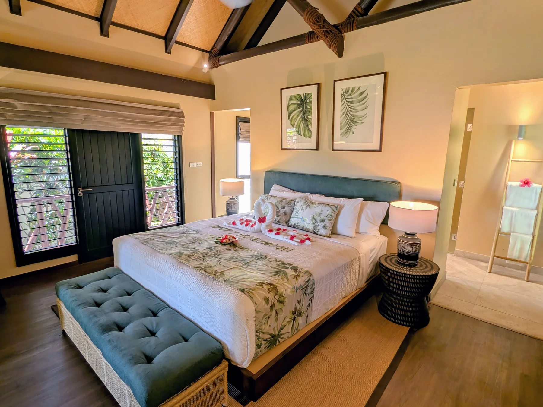 matamanoa island resort fiji beachfront pool bure