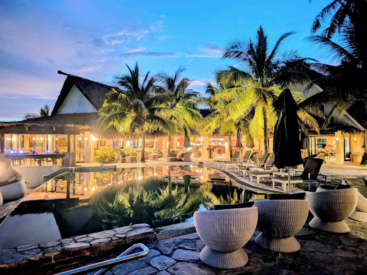 matamanoa island resort fiji pool restaurant