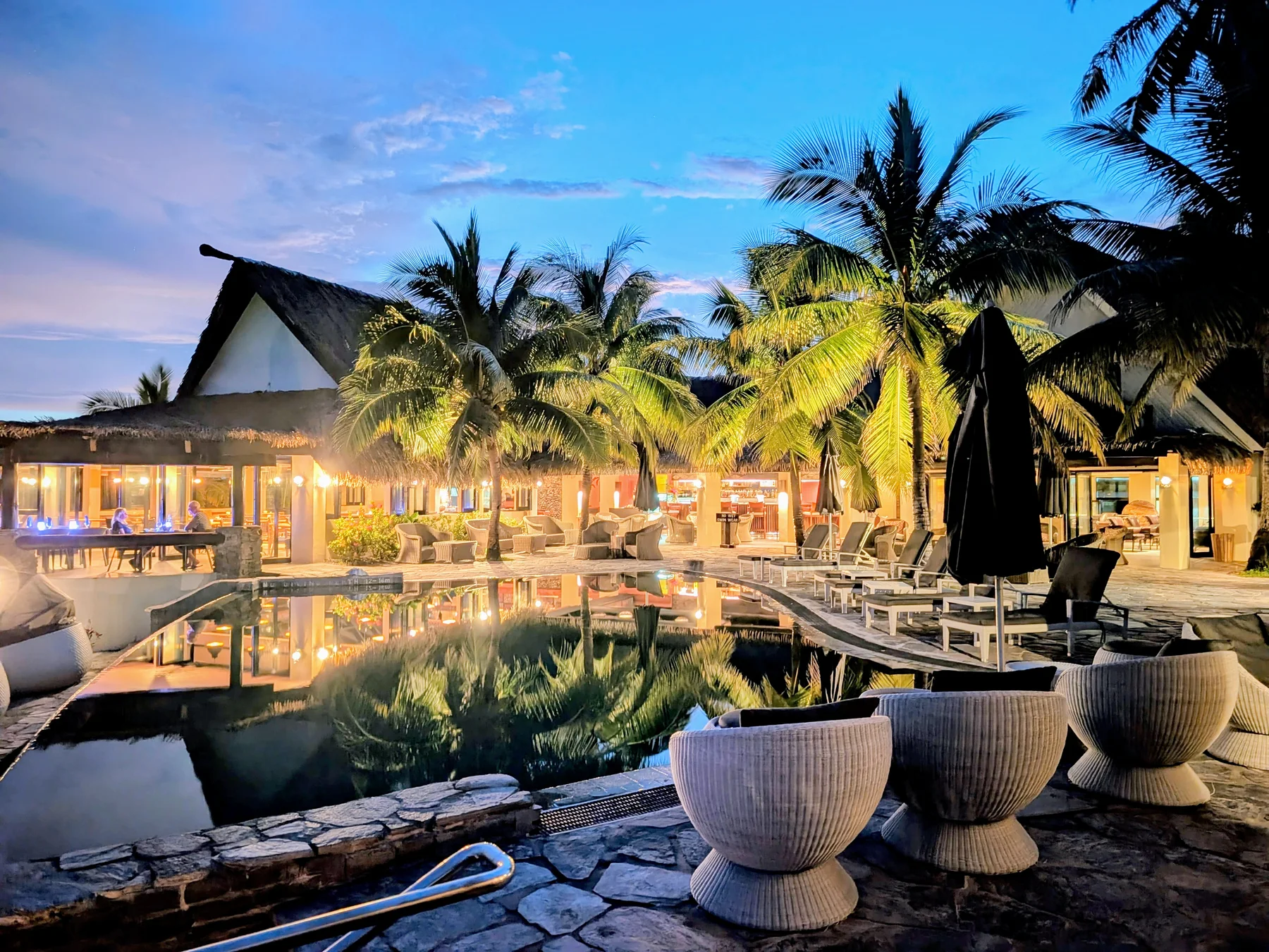 matamanoa island resort fiji pool restaurant